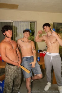 Live in the dms don t miss out on your boys getting freaky as fuckkkk