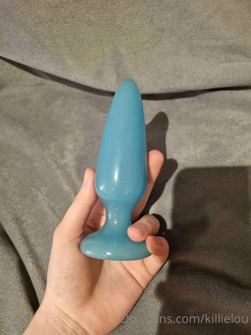 I know you wanna see how much this 6inch girthy butt plug makes me 