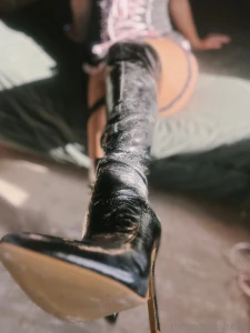 These boots make men weak the heel the leather the sound they make part 1