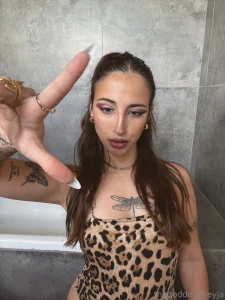 You don t pay because i m nice you pay because i make you feel owned