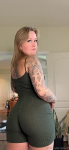 Wanna wrestle honeybunpeach