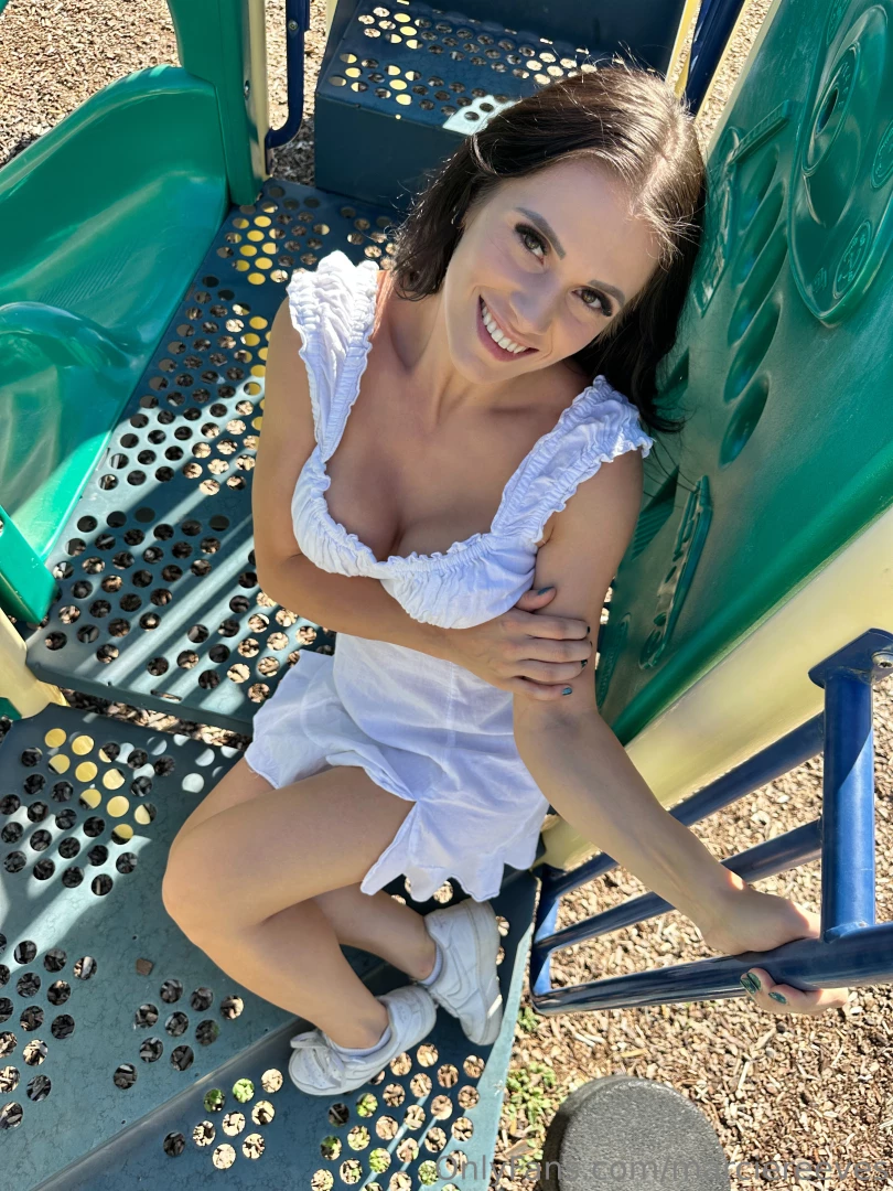 Feeling a bit frisky today have you done it outdoor tell me in the dm 