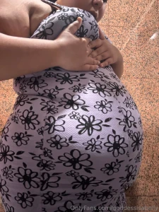 I love that ive been walking around lately looking heavily pregnant part 1