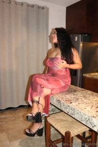 The way this dress clings to me no wonder i felt so sexy