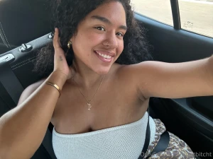 Just feeling pretty but i d feel even better with your hands on me