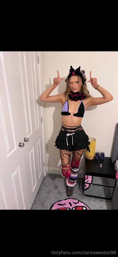 Kuromi cosplay cos i m also a naughty bunny part 1 