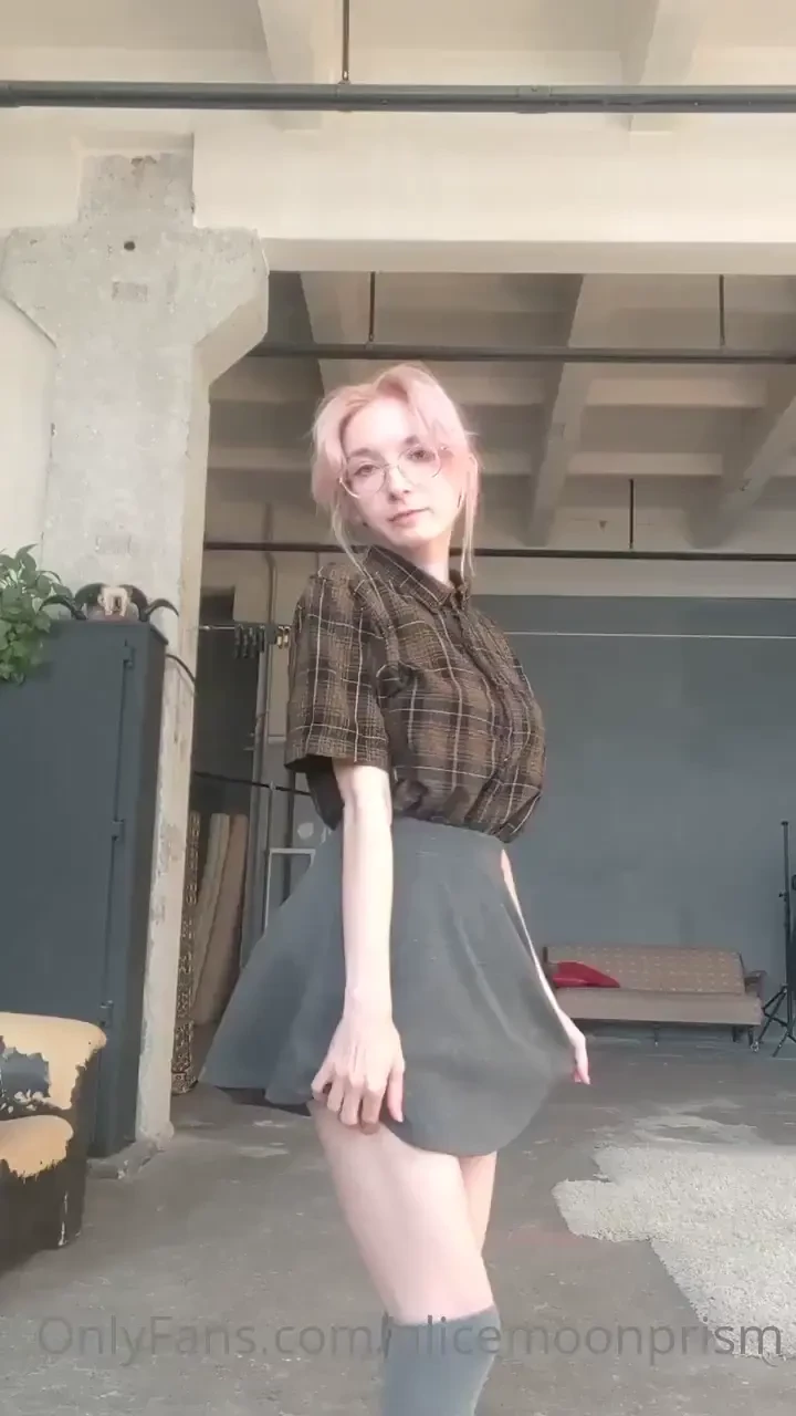 Just don t tell anyone that i m so vulgar in the new video 