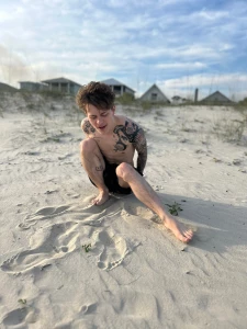 I told you i might of got some nudity at the beach and i did part 5