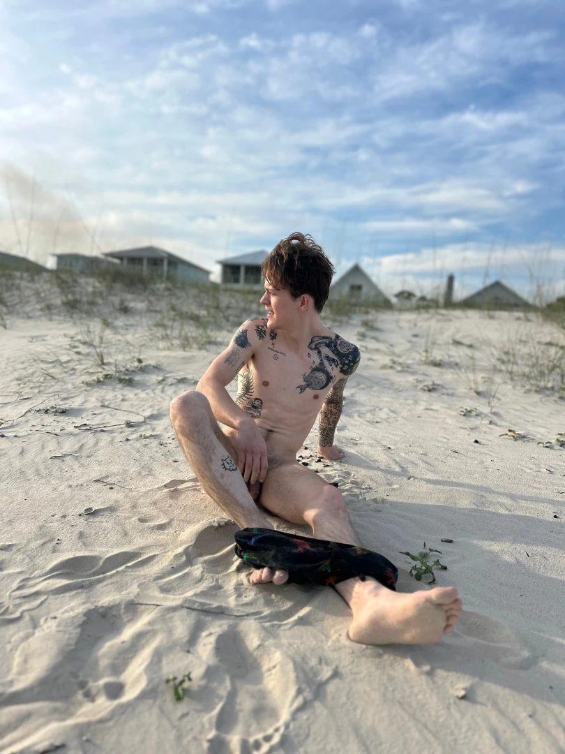 I told you i might of got some nudity at the beach and i did part 4 