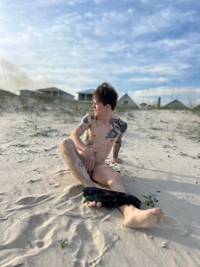 I told you i might of got some nudity at the beach and i did part 4