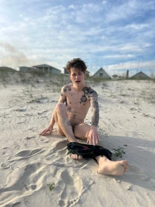 I told you i might of got some nudity at the beach and i did part 3