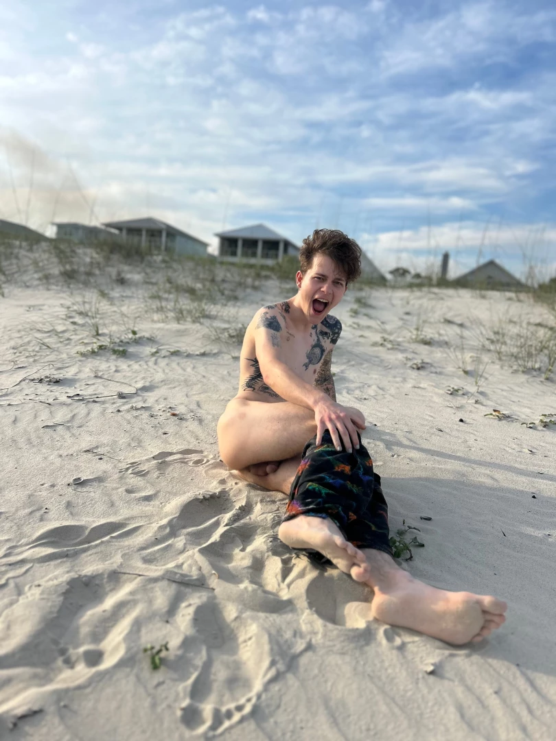 I told you i might of got some nudity at the beach and i did part 2 