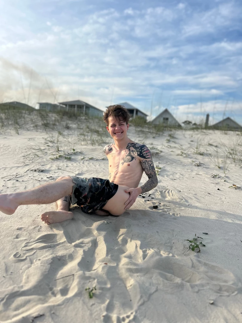 I told you i might of got some nudity at the beach and i did part 1 