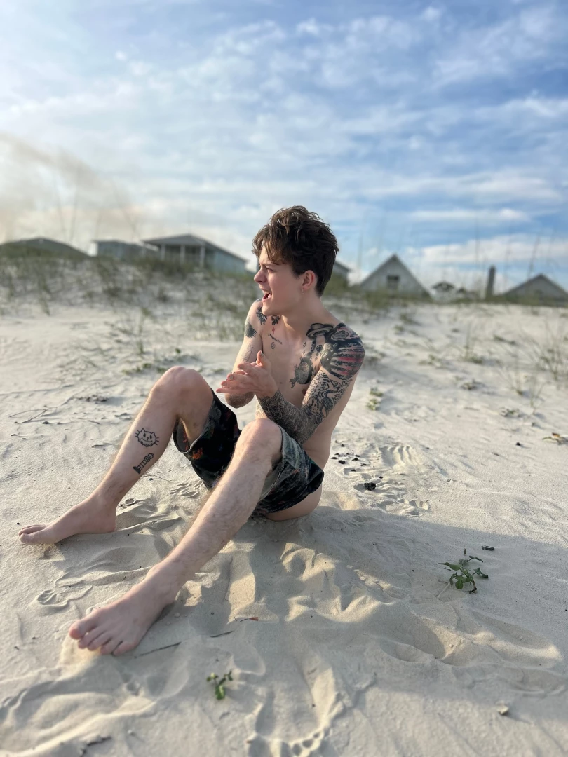 I told you i might of got some nudity at the beach and i did part 6 