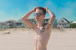 On the beach this week had a vacation with a group of friends i hadn t part 1