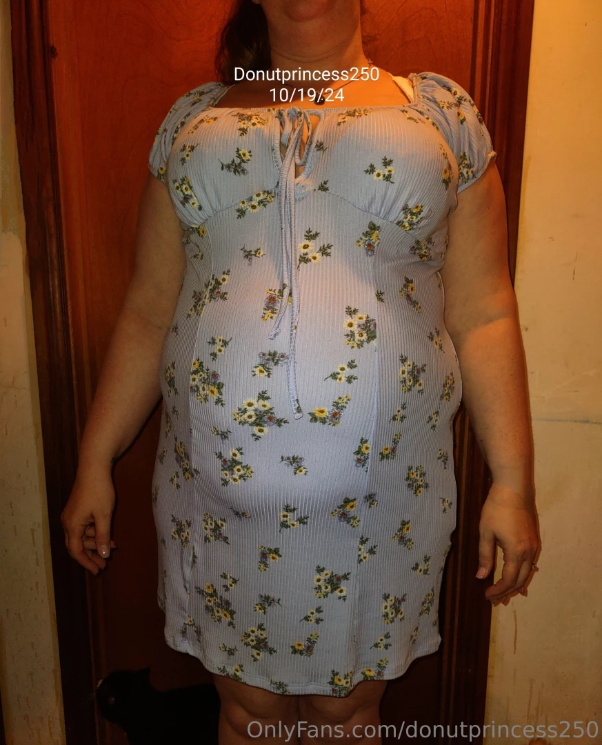 Is this a good outfit to include in my reoccurring future photo sets i 