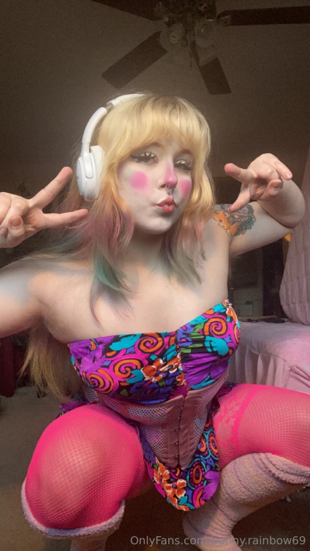 Dressed as a clown rn for my next set available in this outfit for 
