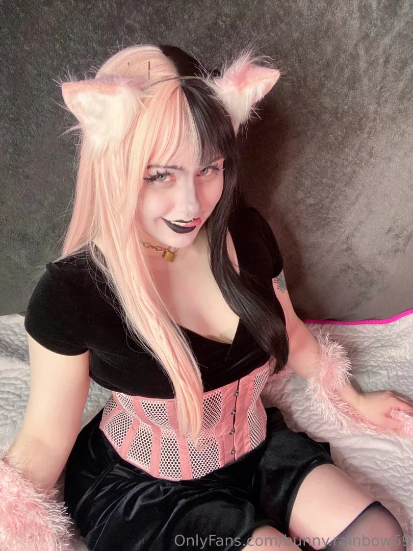 Bringing some goth catgirl vibes to your timeline 