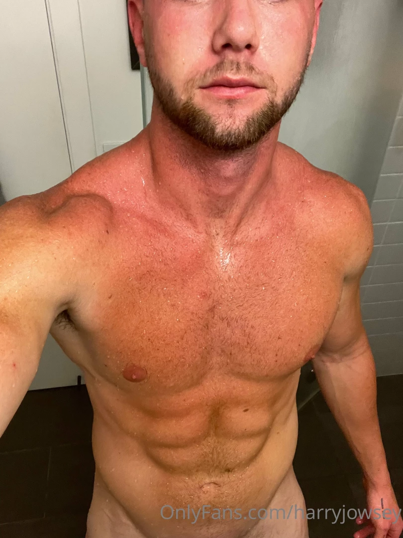 Its 2025 lets get fucking nakeddddd 