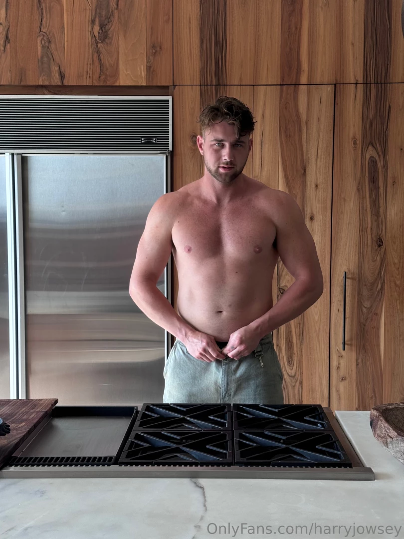 Comment daddy if you want the video in your dm 