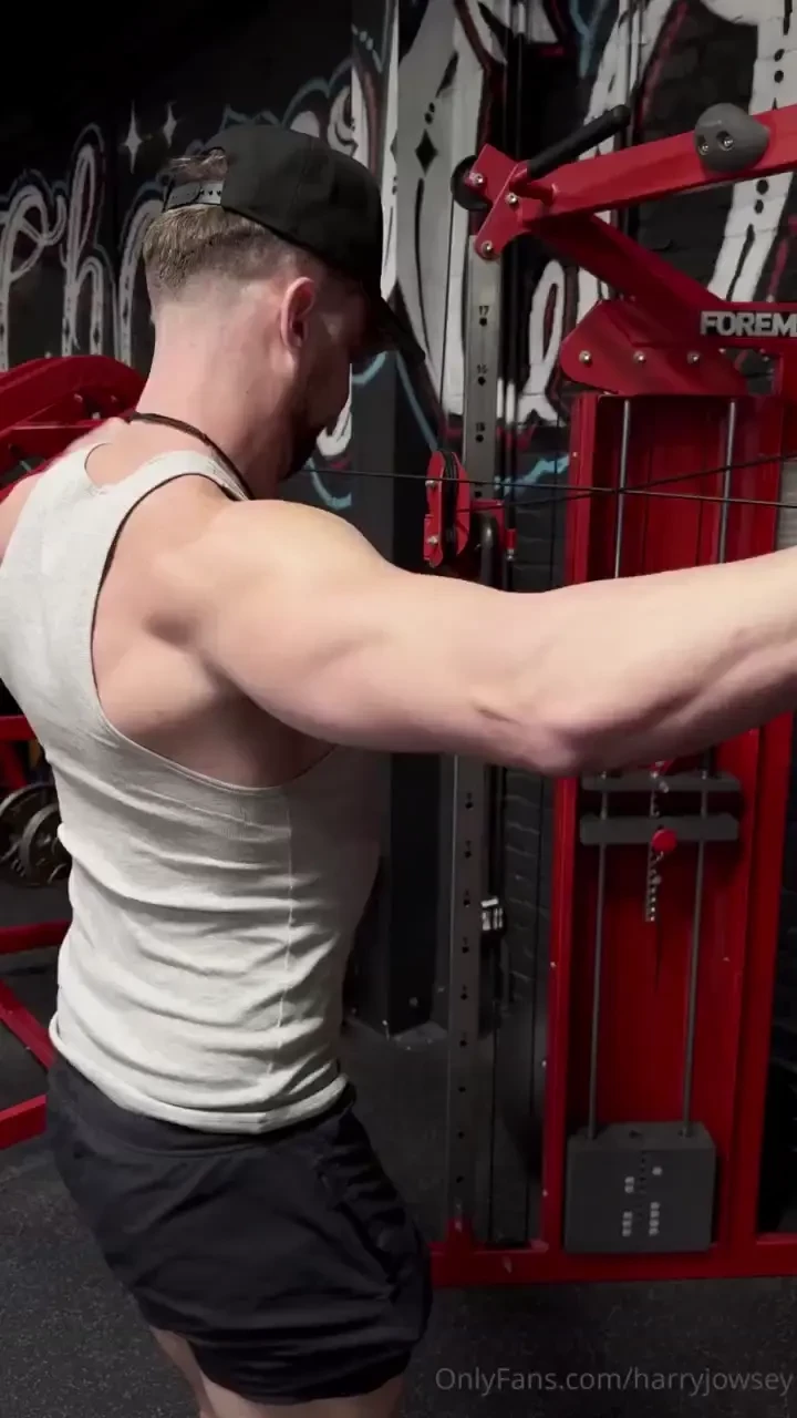 Who s gonna massage daddy s back when i m done with the gym serious 