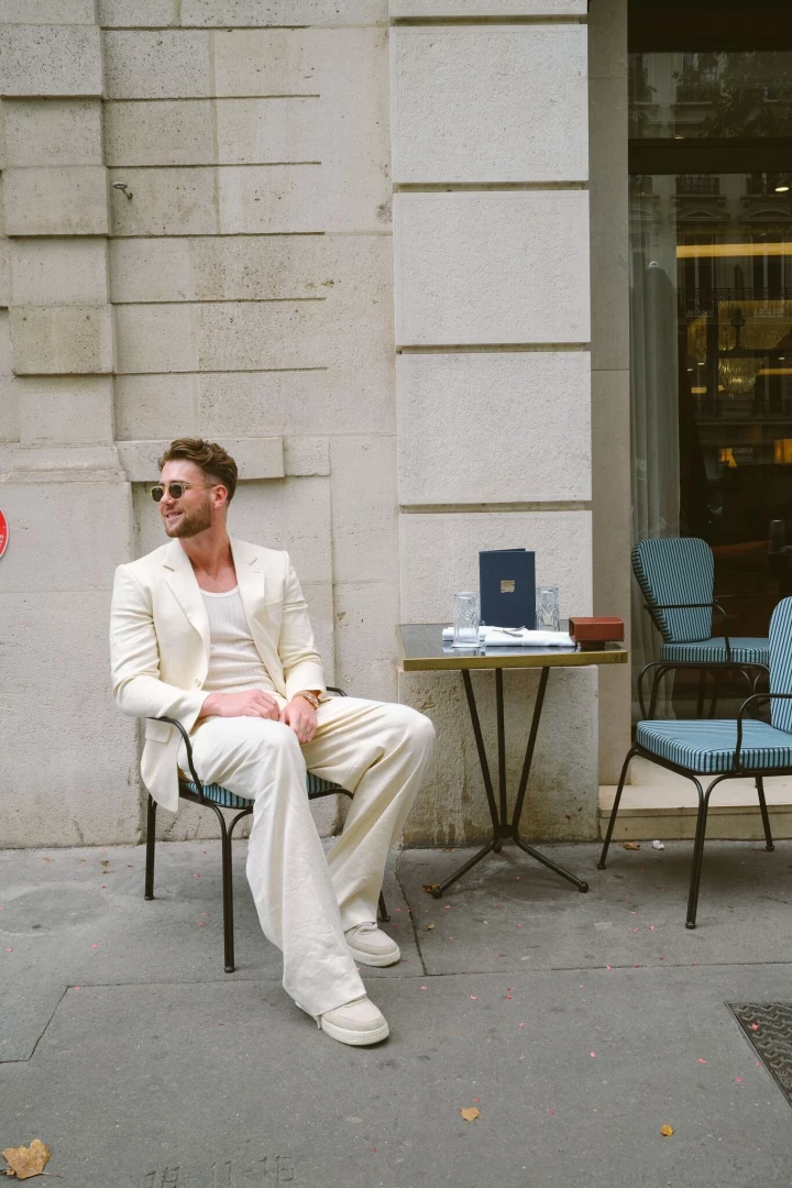 One glance of me and you ll have infinite thoughts running through 