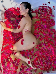 Immersed in a whirlwind of relaxation and pleasure letting each rose