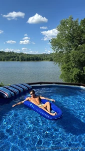 Need my boyfriend to dick me down in the pool