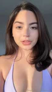 Would you like to videocall me hit me up