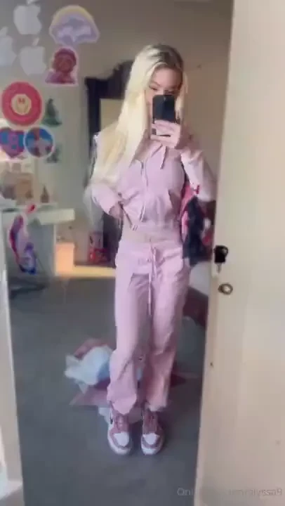 Ready to cum check my wall now alyssasvip alyssasvip 