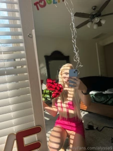 Unwrapping me is better than any box of chocolates alyssasvip part 1