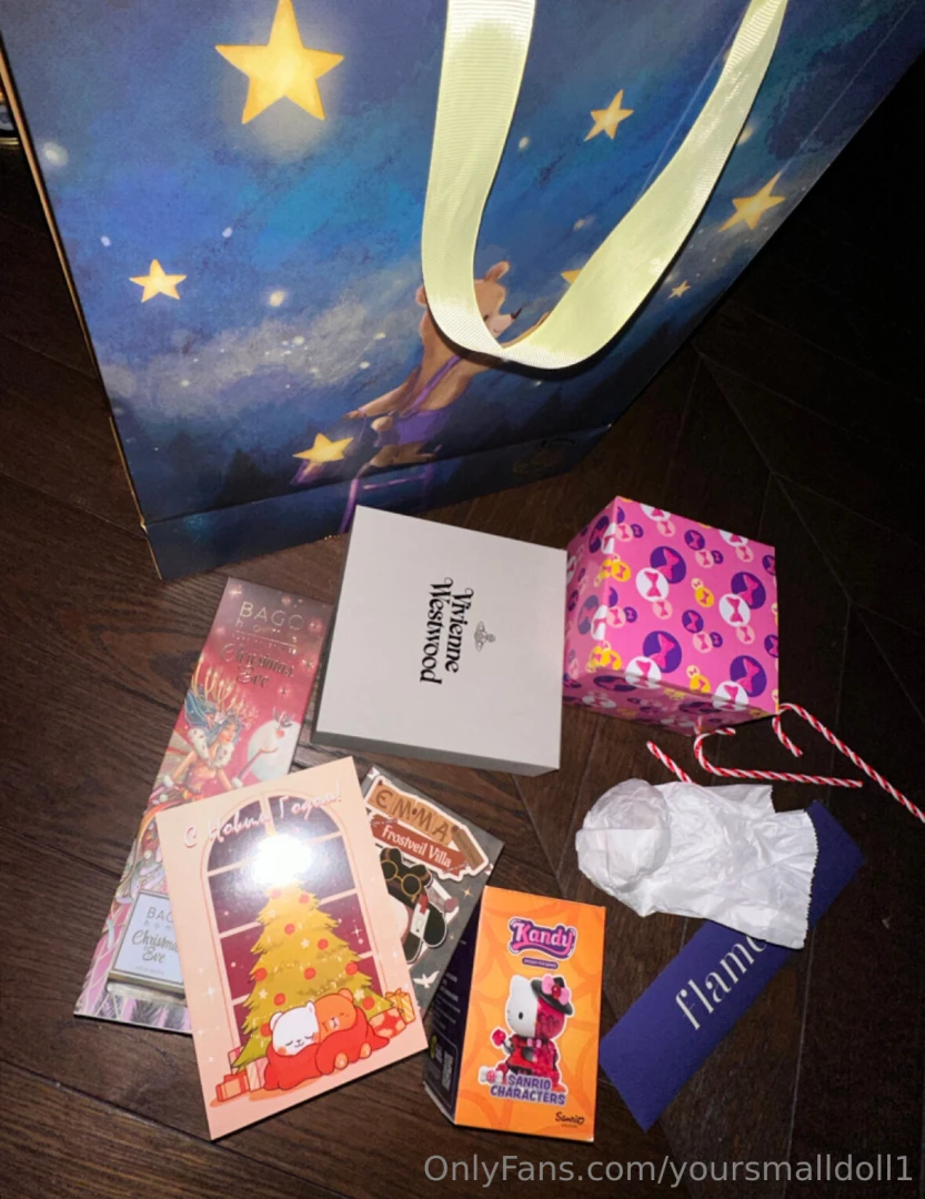 Today i exchanged new year gifts with my best friend and i painted the part 1 
