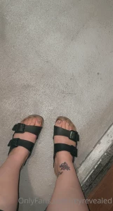 It s sandal weather 3photos