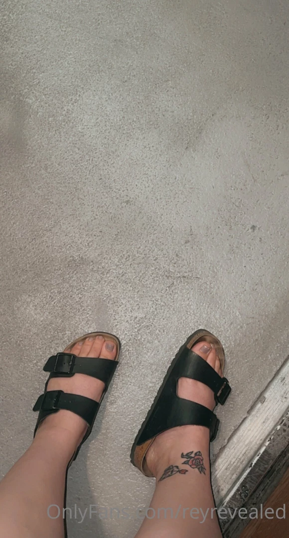 It s sandal weather 3photos part 2 