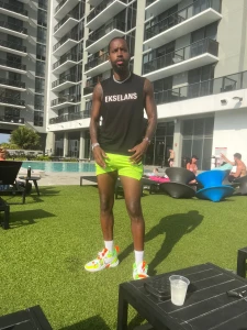 Come play by the pool with me