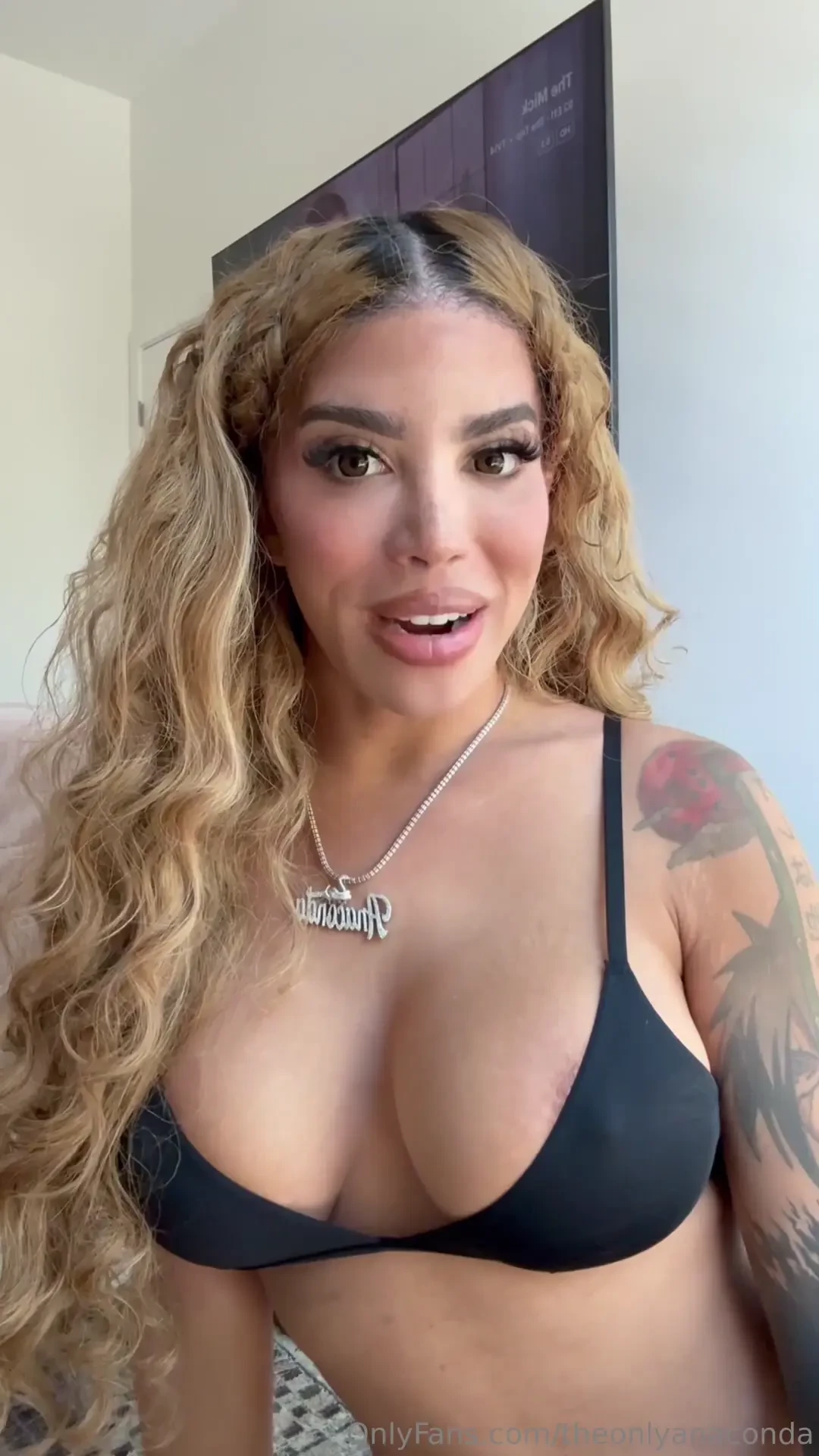 Want to see me stretching my little tranny pussy 