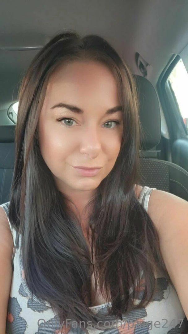 Road trip with the girls today whats everyone doing 