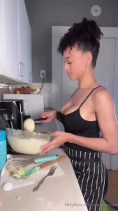 Can i make you some breakfast before work