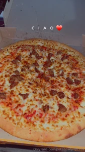 The food vs the belly after honestly i still had room for a second box