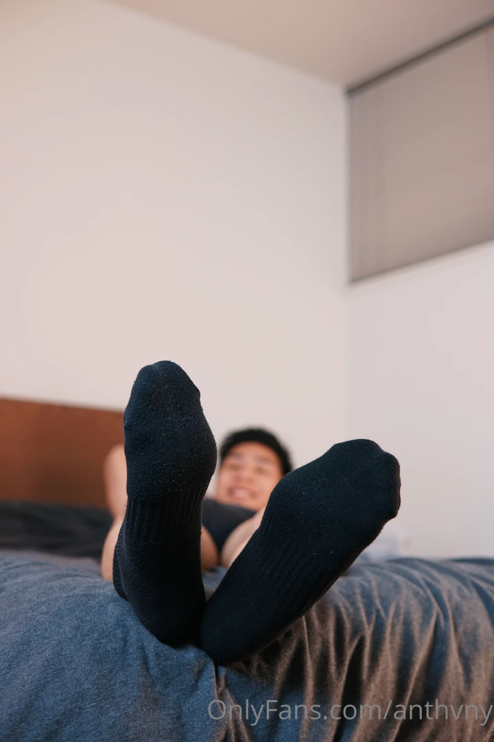 Which feet photo is your favorite d part 4 
