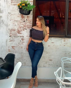 Abril s curves are something sculptors dream about but it s those eyes