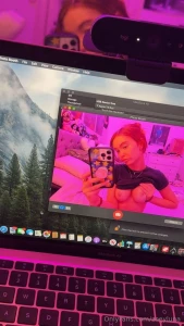 I do my best work like this