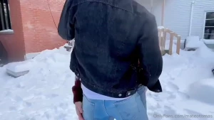 Sucking cold hung quebecois dick before hot shower-sex