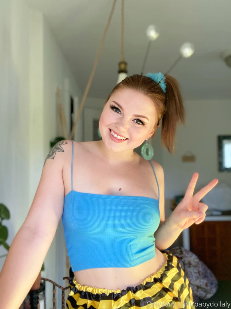 Another emoji dress up for the books feeling nice and buzzzzed 