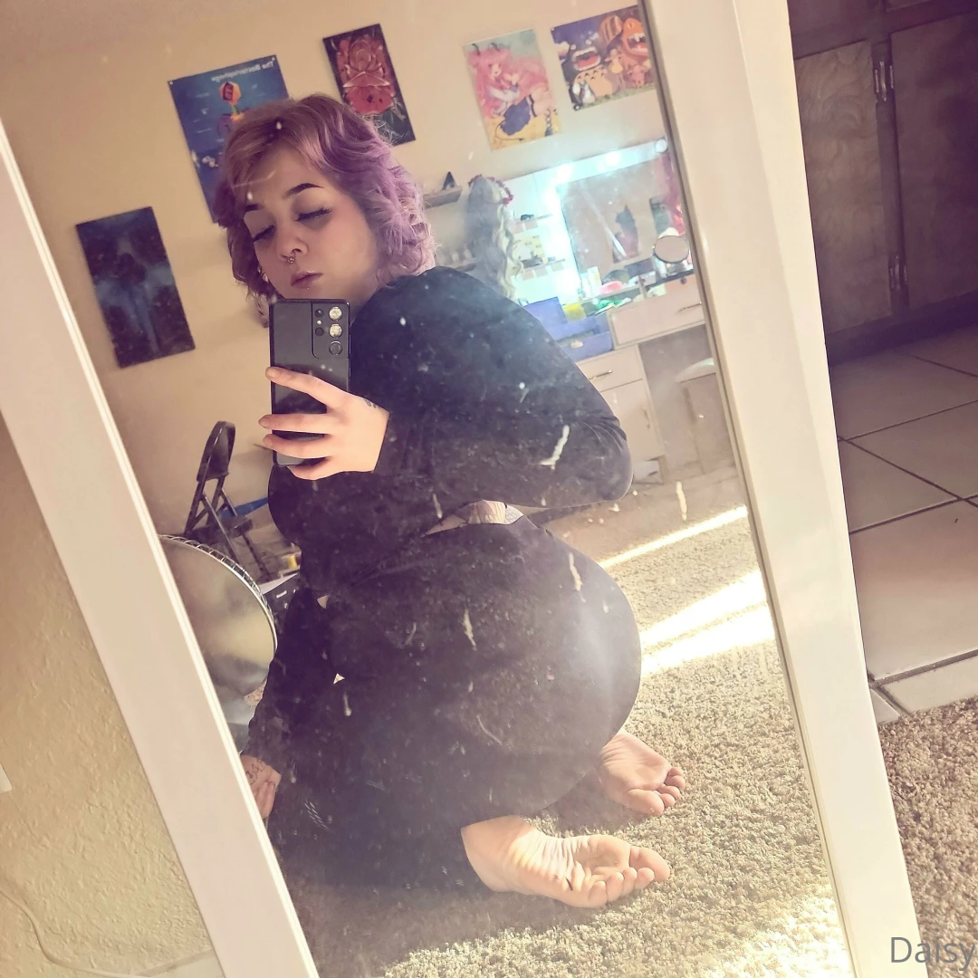 Booty looking lush as hell dm for private custom content like photos 