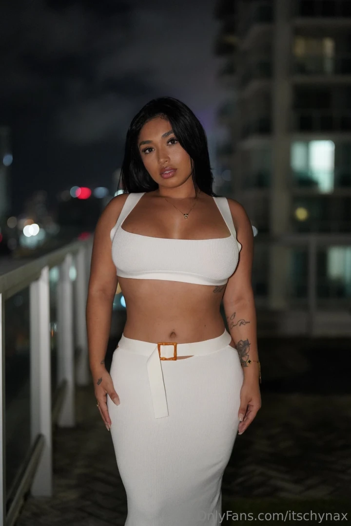 Live right now i m about to start playing w my pussy so hurry 