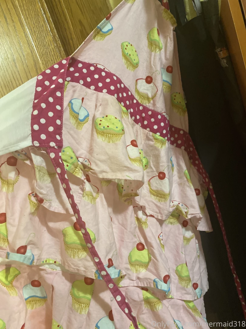 I m thinking of doing a live stream of me in my kitchen grooving while 