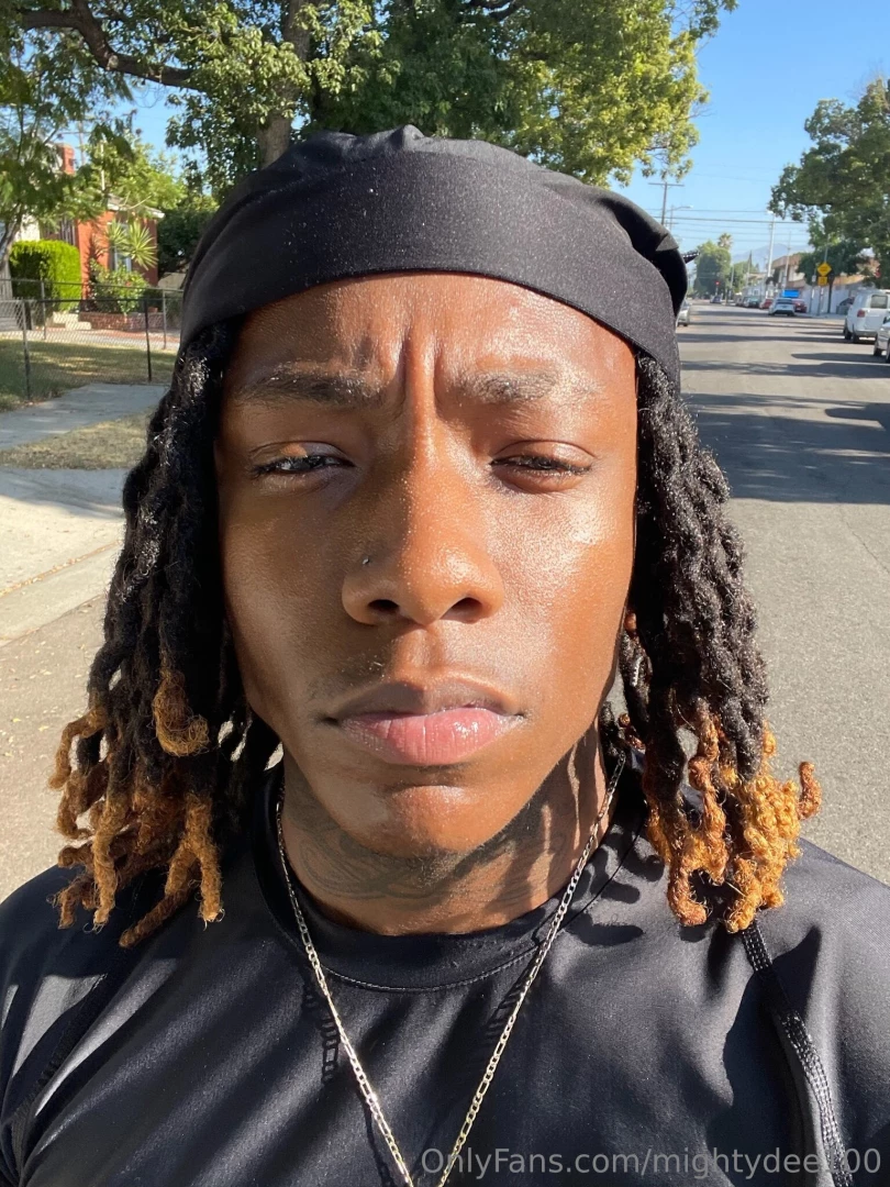 Should i show you what i m working with 