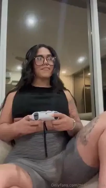 Papi ser as tan amable de jugar conmigo 