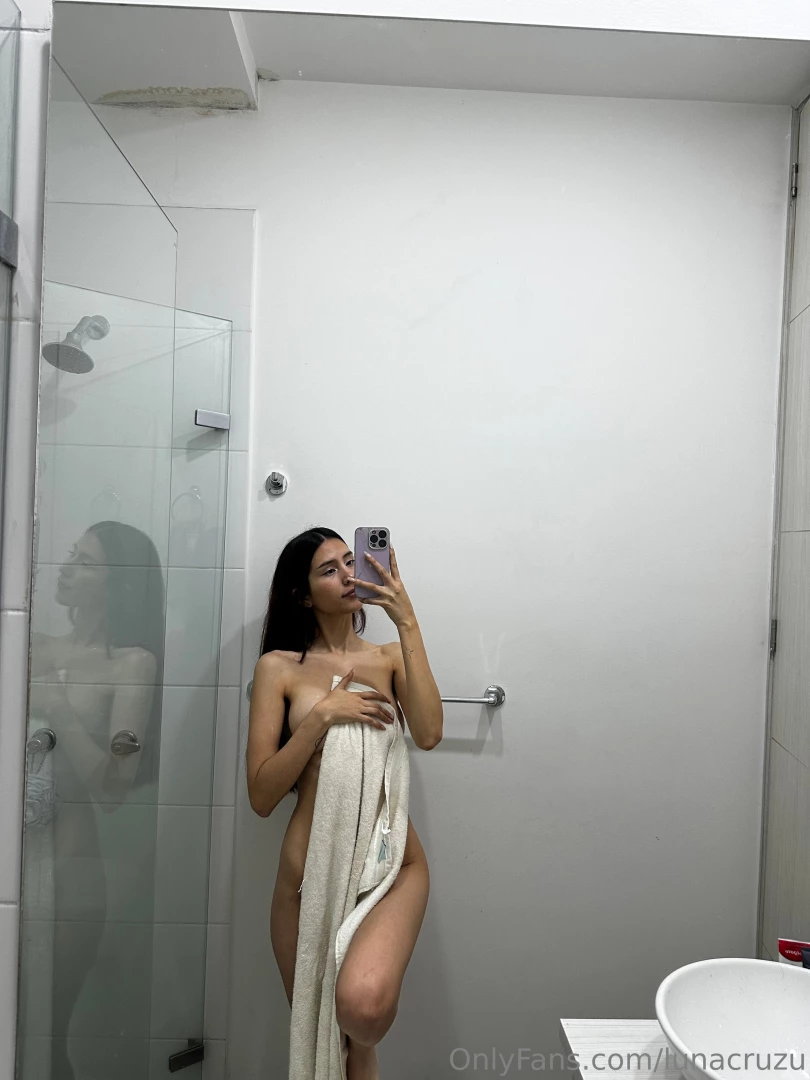 I love to relax in the shower just one thing is missing to be totally 